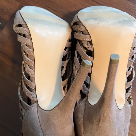 LC Lauren Conrad Light Brown Heels EUC - Picture 6 of 8